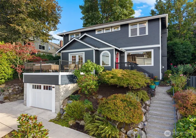 Photo 2 of Sale Pending at 3205 E Pine St, Seattle, WA 98122 | MLS# NWM2579999 | Listing updated on 2026-10-02