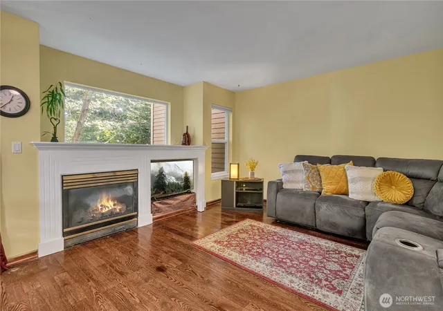 Photo 4 of Townhouse for sale at 2027 187th Place SE, Bothell, WA 98012 | MLS# NWM2580015 | Listing updated on 2026-10-02