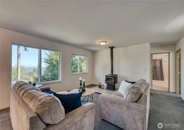 Photo 4 of Single family home for sale at 6736 NE Admiral Ln, Hansville, WA 98340 | MLS# NWM2580020 | Listing updated on 2026-09-20