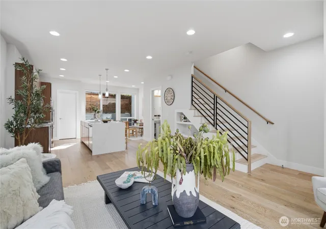 Photo 4 of Townhouse for sale at 2214 Franklin Ave E #B, Seattle, WA 98102 | MLS# NWM2580061 | Listing updated on 2026-09-20