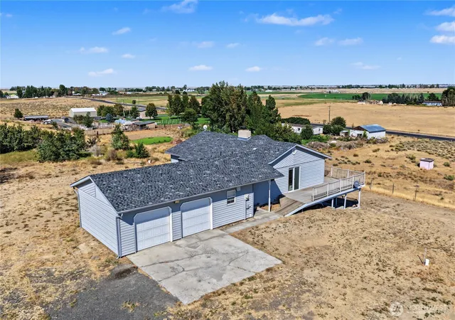 Photo 2 of Single family home for sale at 4874 Ne Road 3, Moses Lake, WA 98837 | MLS# NWM2580082 | Listing updated on 2026-10-13