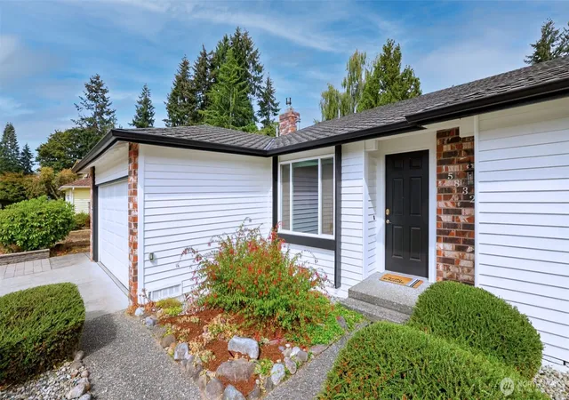 Photo 4 of Single family home for sale at 15832 SE 169th Place, Renton, WA 98058 | MLS# NWM2580090 | Listing updated on 2026-09-29
