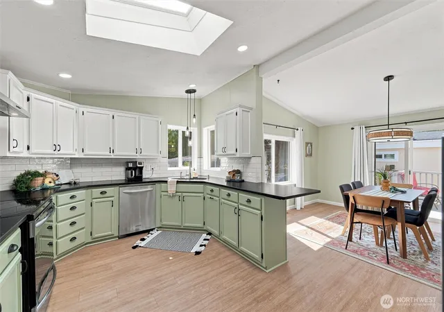 Photo 4 of Manufactured home for sale at 3802 James St #38, Bellingham, WA 98226 | MLS# NWM2580093 | Listing updated on 2026-09-28