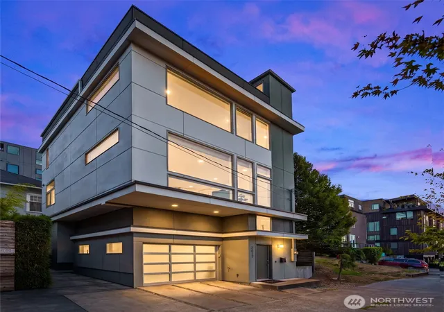Photo 2 of Sale Pending at 2612 E Denny Way, Seattle, WA 98122 | MLS# NWM2580101 | Listing updated on 2026-09-23