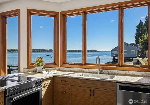 Photo 4 of Sale Pending at 5904 Athens Beach Rd NW, Olympia, WA 98502 | MLS# NWM2580117 | Listing updated on 2026-09-25