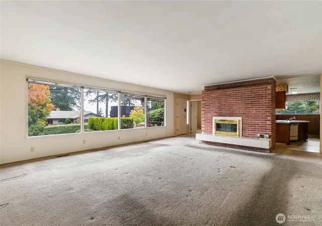 Photo 2 of Single family home for sale at 701 Highland Dr, Bellingham, WA 98225 | MLS# NWM2580120 | Listing updated on 2026-10-15
