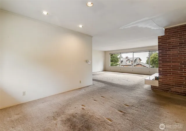 Photo 4 of Single family home for sale at 701 Highland Dr, Bellingham, WA 98225 | MLS# NWM2580120 | Listing updated on 2026-10-15
