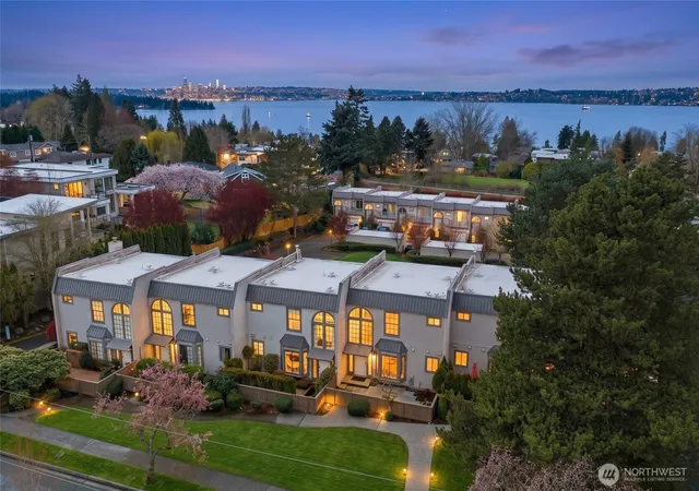 Townhouse for sale at 6527 106th Avenue NE #10, Kirkland, WA 98033 | MLS# NWM2580121
