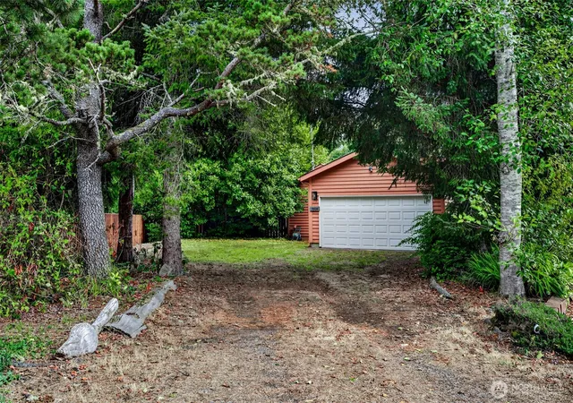 Photo 4 of Single family home for sale at 19506 U Pl, Long Beach, WA 98631 | MLS# NWM2580129 | Listing updated on 2026-09-26