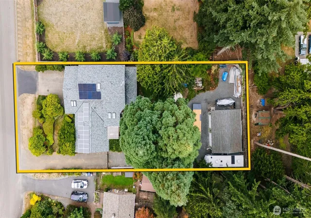 Photo 4 of Single family home for sale at 19810 NE 98th Avenue, Bothell, WA 98011 | MLS# NWM2580141 | Listing updated on 2026-10-01
