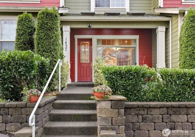 Photo 3 of Townhouse for sale at 1437 Harvest Ave Se, Olympia, WA 98501 | MLS# NWM2580146 | Listing updated on 2026-10-01