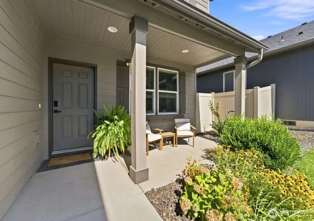 Photo 2 of Single family home for sale at 1170 Sw Virginia St, College Place, WA 99324 | MLS# NWM2580149 | Listing updated on 2026-09-25