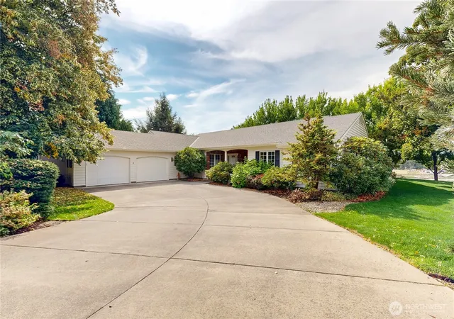 Photo 1 of Single family home for sale at 2460 Fairfield Dr, Walla Walla, WA 99362 | MLS# NWM2580152 | Listing updated on 2026-09-25