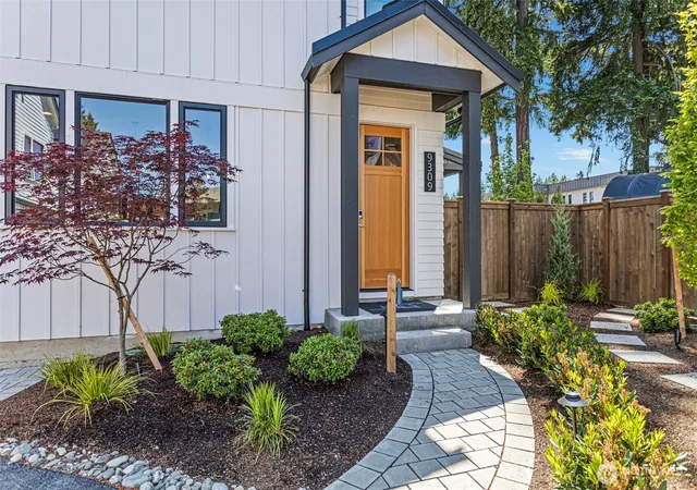 Photo 2 of Single family home for sale at 9309 132nd Avenue Ne, Kirkland, WA 98033 | MLS# NWM2580168 | Listing updated on 2026-09-28