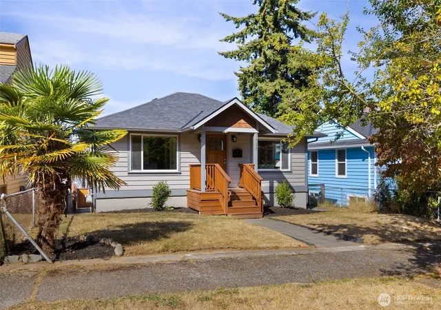 Photo 2 of Sale Pending at 7925 15th Avenue Sw, Seattle, WA 98106 | MLS# NWM2580169 | Listing updated on 2026-09-17