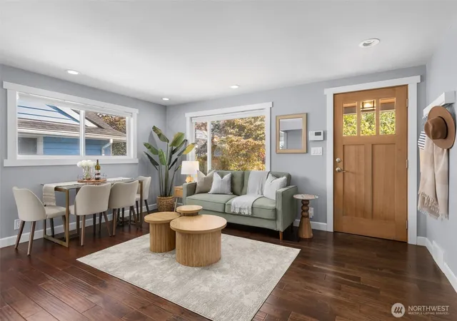 Photo 4 of Sale Pending at 7925 15th Avenue SW, Seattle, WA 98106 | MLS# NWM2580169 | Listing updated on 2026-09-17