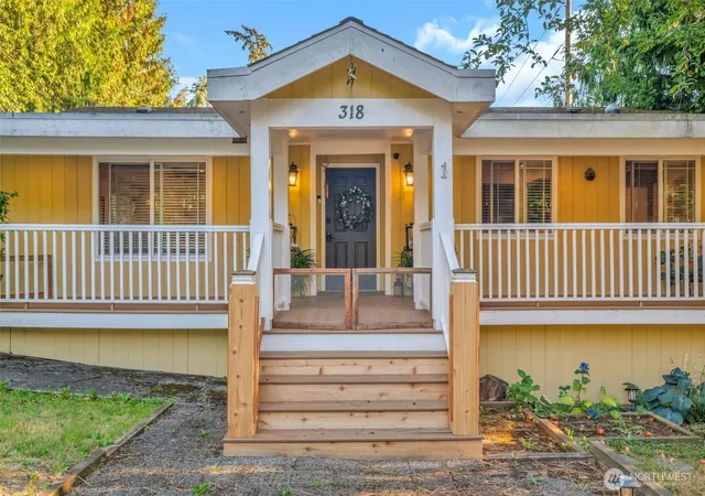 Photo 3 of Single family home for sale at 318 77th Place Sw, Everett, WA 98203 | MLS# NWM2580200 | Listing updated on 2026-09-26