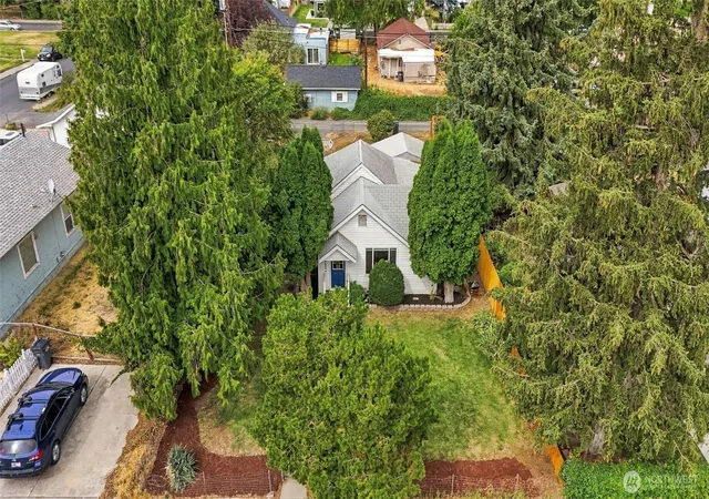 Photo 3 of Single family home for sale at 319 Nw C St, Ephrata, WA 98823 | MLS# NWM2580202 | Listing updated on 2026-09-24