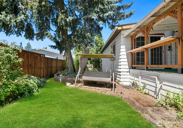 Photo 2 of Manufactured home for sale at 2500 S 370th Street #11, Federal Way, WA 98003 | MLS# NWM2580204 | Listing updated on 2026-09-25