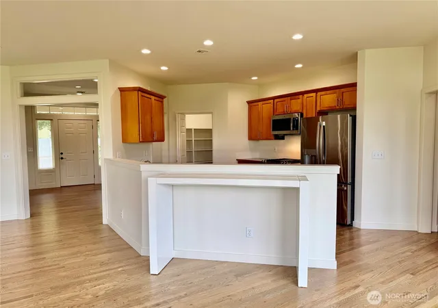 Photo 4 of Single family home for sale at 1023 SE Sentry Dr, College Place, WA 99324 | MLS# NWM2580208 | Listing updated on 2026-09-30