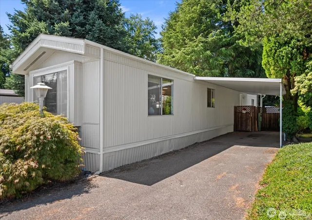 Photo 3 of Manufactured home for sale at 4111 164th Street Sw #61, Lynnwood, WA 98087 | MLS# NWM2580216 | Listing updated on 2026-09-30