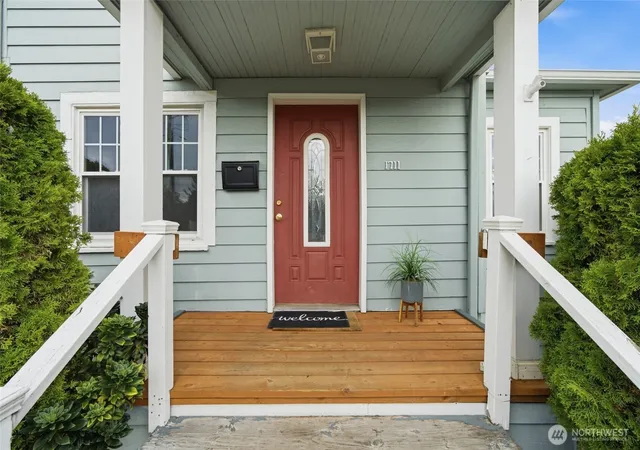 Photo 3 of Sale Pending at 1711 24th Street, Everett, WA 98201 | MLS# NWM2580229 | Listing updated on 2026-09-25
