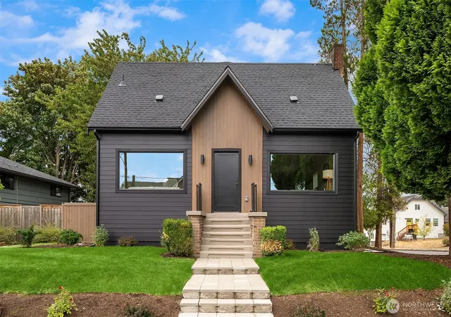 Photo 2 of Single family home for sale at 150 24th Avenue, Seattle, WA 98112 | MLS# NWM2580272 | Listing updated on 2026-09-30