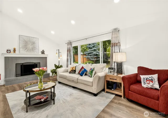 Photo 3 of Single family home for sale at 11527 113th Place NE, Kirkland, WA 98033 | MLS# NWM2580276 | Listing updated on 2026-09-27