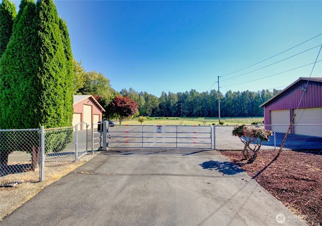Photo 2 of Sale Pending at 317 Mccormick Ln, Mount Vernon, WA 98273 | MLS# NWM2580277 | Listing updated on 2026-09-29