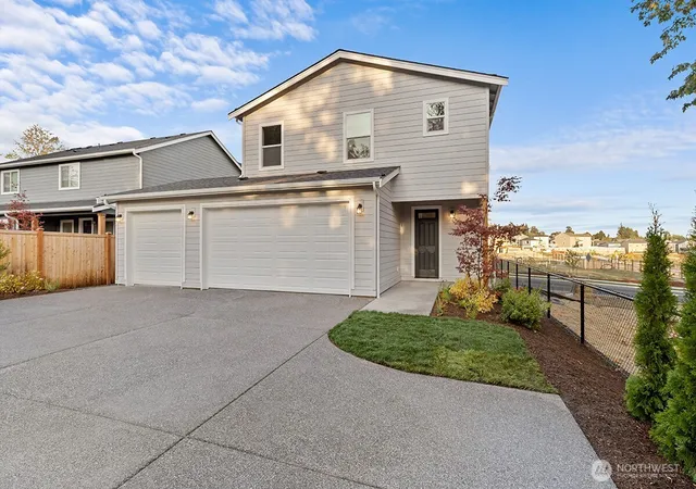 Photo 3 of Single family home for sale at 4806 83rd Avenue Ne, Marysville, WA 98270 | MLS# NWM2580282 | Listing updated on 2026-10-02