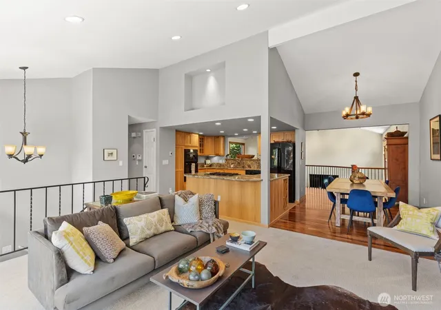 Photo 3 of Single family home for sale at 7622 130th Avenue Ne, Kirkland, WA 98033 | MLS# NWM2580285 | Listing updated on 2026-10-03