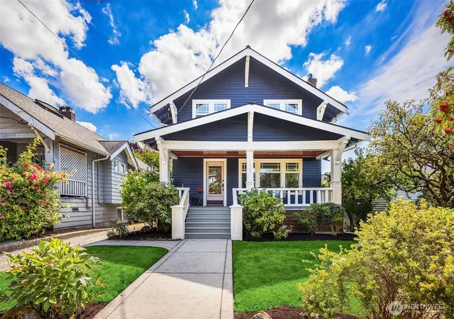 Photo 1 of Single family home for sale at 135 Ne 53rd Street, Seattle, WA 98105 | MLS# NWM2580293 | Listing updated on 2026-10-01