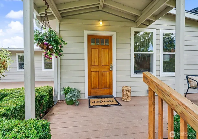 Photo 1 of Single family home for sale at 18043 Ashworth Ave N, Shoreline, WA 98133 | MLS# NWM2580298 | Listing updated on 2026-10-01