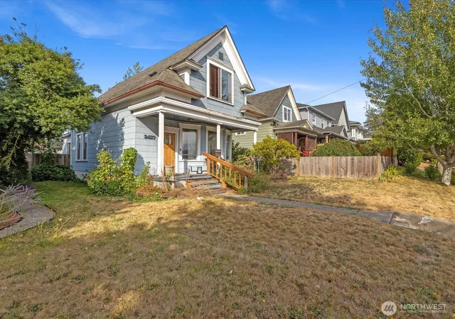 Photo 3 of Sale Pending at 2407 Everett Ave, Everett, WA 98201 | MLS# NWM2580305 | Listing updated on 2026-10-01
