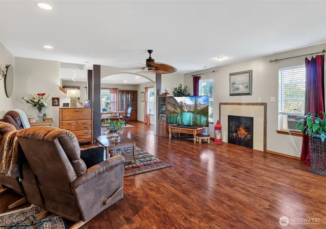 Photo 3 of Sale Pending at 308 Easy St SE, Rainier, WA 98576 | MLS# NWM2580313 | Listing updated on 2026-09-29