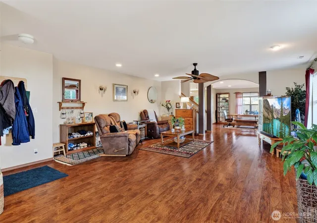 Photo 4 of Sale Pending at 308 Easy St SE, Rainier, WA 98576 | MLS# NWM2580313 | Listing updated on 2026-09-29