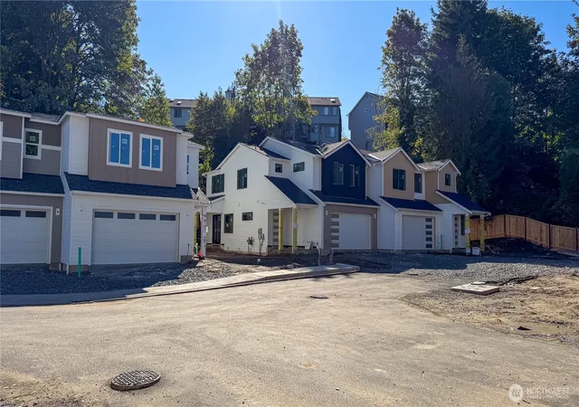 Photo 3 of Townhouse for sale at 16841 Brickyard Rd, Bothell, WA 98011 | MLS# NWM2580331 | Listing updated on 2026-10-02