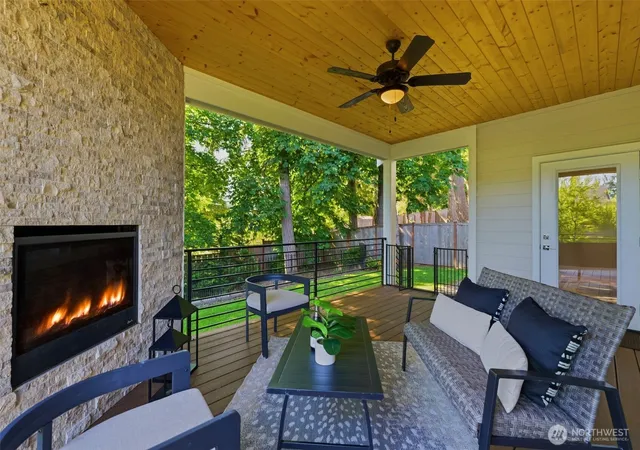 Photo 1 of Single family home for sale at 7204 Sinclair Ave, Gig Harbor, WA 98335 | MLS# NWM2580337 | Listing updated on 2026-10-09