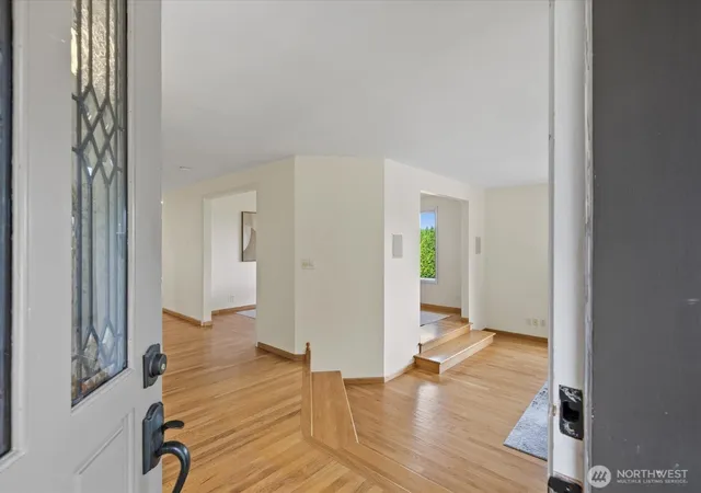 Photo 3 of Single family home for sale at 5032 Narbeck Ave, Everett, WA 98203 | MLS# NWM2580350 | Listing updated on 2026-10-01