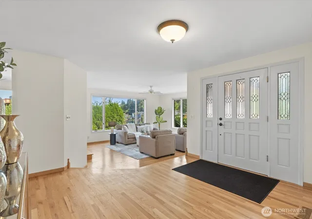 Photo 3 of Single family home for sale at 5032 Narbeck Ave, Everett, WA 98203 | MLS# NWM2580350 | Listing updated on 2026-10-01
