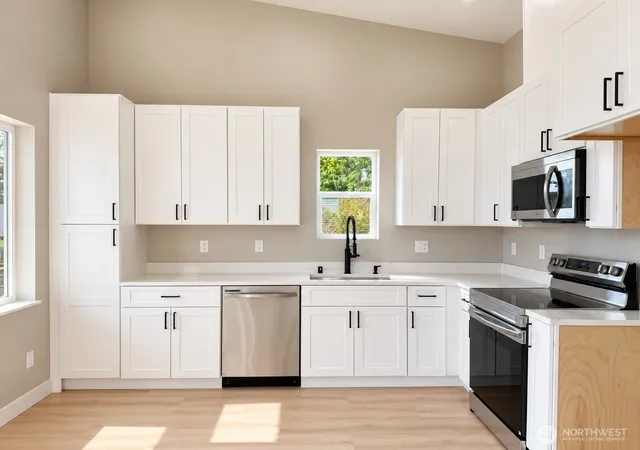 Photo 3 of Single family home for sale at 3710 E F St #B, Tacoma, WA 98404 | MLS# NWM2580359 | Listing updated on 2026-10-01