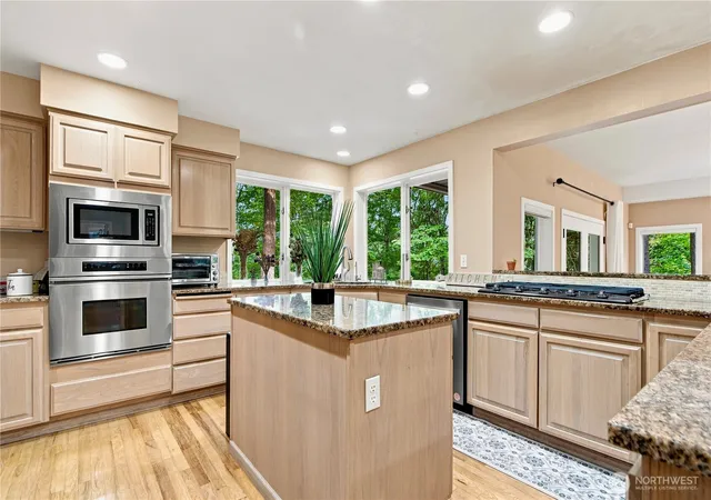 Photo 4 of Single family home for sale at 4856 167th Avenue SE, Bellevue, WA 98006 | MLS# NWM2580379 | Listing updated on 2026-09-30