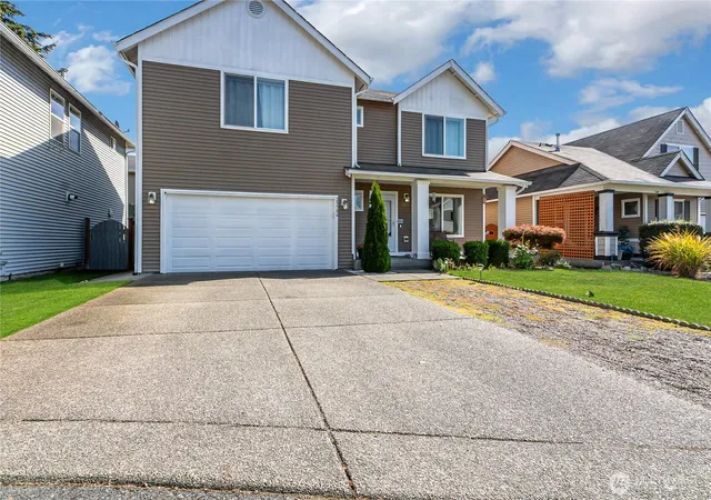 Photo 2 of Sale Pending at 29704 217th Place Se, Kent, WA 98042 | MLS# NWM2580400 | Listing updated on 2026-09-27