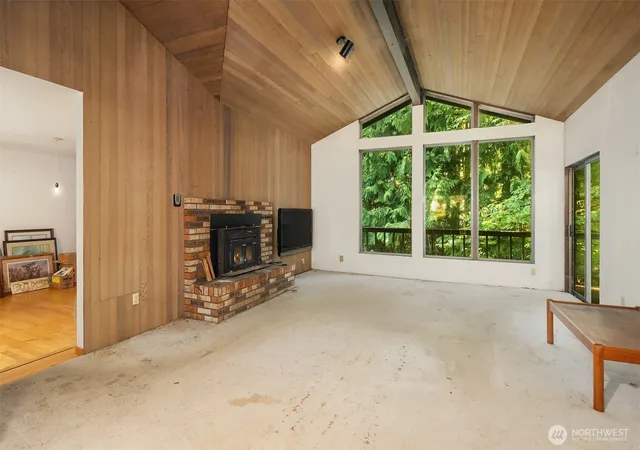 Photo 4 of Sale Pending at 7001 242nd Avenue NE, Redmond, WA 98053 | MLS# NWM2580429 | Listing updated on 2026-09-16