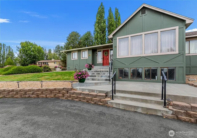 Photo 3 of Single family home for sale at 5378 Painted Hills, Ephrata, WA 98823 | MLS# NWM2580442 | Listing updated on 2026-09-25