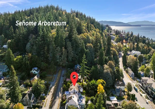 Photo 2 of Sale Pending at 911 Jersey St, Bellingham, WA 98225 | MLS# NWM2580448 | Listing updated on 2026-09-25