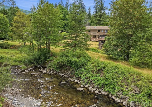 Photo 2 of Sale Pending at 4604 332nd Avenue Se, Fall City, WA 98024 | MLS# NWM2580450 | Listing updated on 2026-09-25