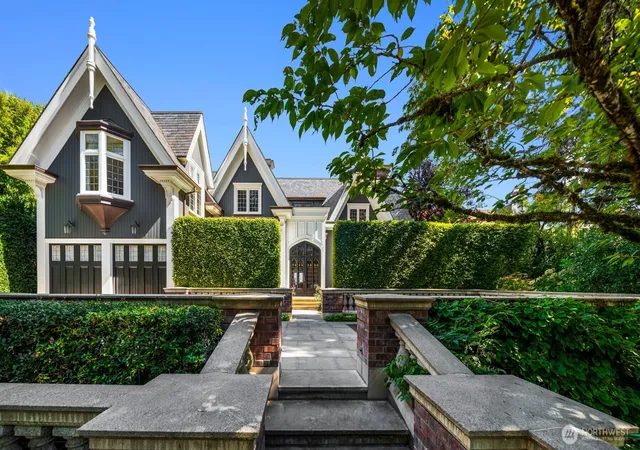 Photo 3 of Mansion for sale at 530 36th Avenue E, Seattle, WA 98112 | MLS# NWM2580479 | Listing updated on 2026-09-24
