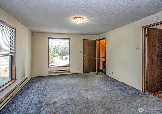 Photo 4 of Sale Pending at 2513 Cedar St, Everett, WA 98201 | MLS# NWM2580480 | Listing updated on 2026-09-19