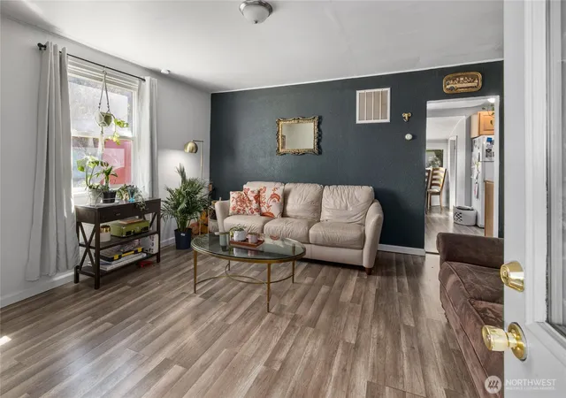 Photo 3 of Single family home for sale at 1110 W 7th Avenue, Ellensburg, WA 98926 | MLS# NWM2580492 | Listing updated on 2026-09-25